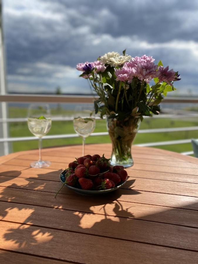 Modernes Apartment Am Hafen Mit Seeblick غروسريشن المظهر الخارجي الصورة